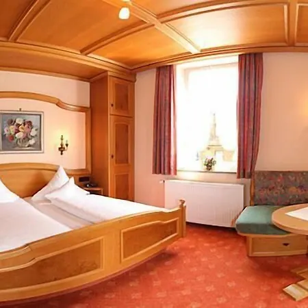 Hotel Edelweiss 3*