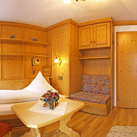 Hotel Edelweiss 3*