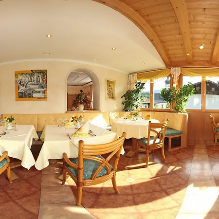 Hotel Edelweiss 3*