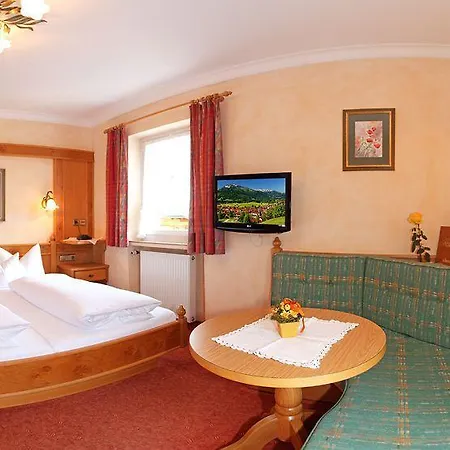 Hotel Edelweiss Garni Reit im Winkl