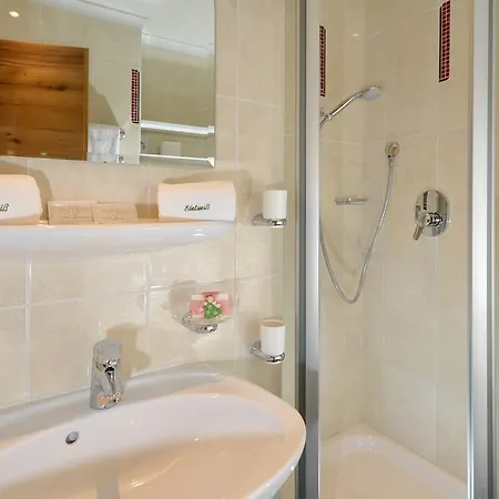 Edelweiss Garni Hotel Reit im Winkl