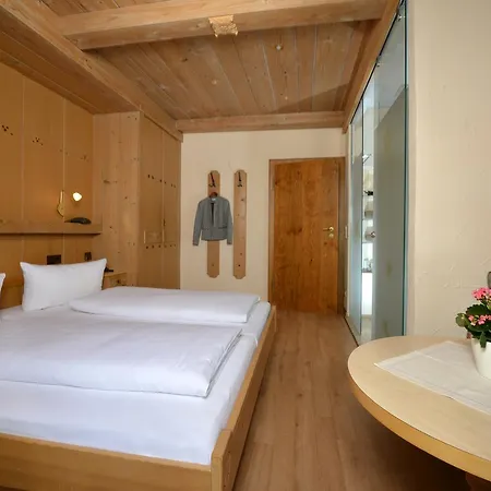 Edelweiss Garni Hotel Reit im Winkl