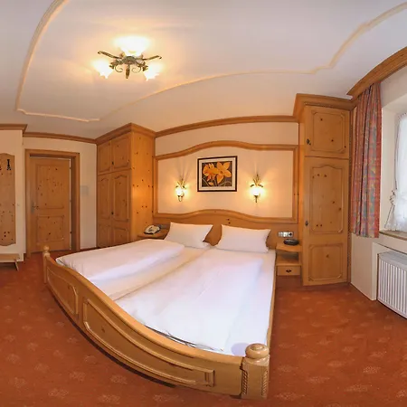 Edelweiss Garni 3*