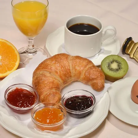 Edelweiss Garni Hotel 3*