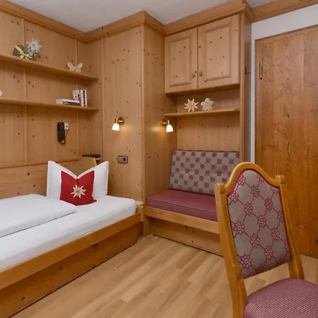 Edelweiss Garni 3*