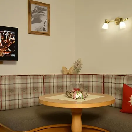 Hotel Edelweiss Garni
