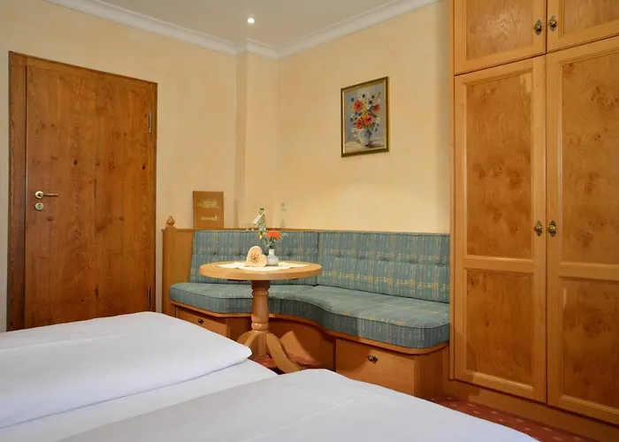 Edelweiss Hotel 3*